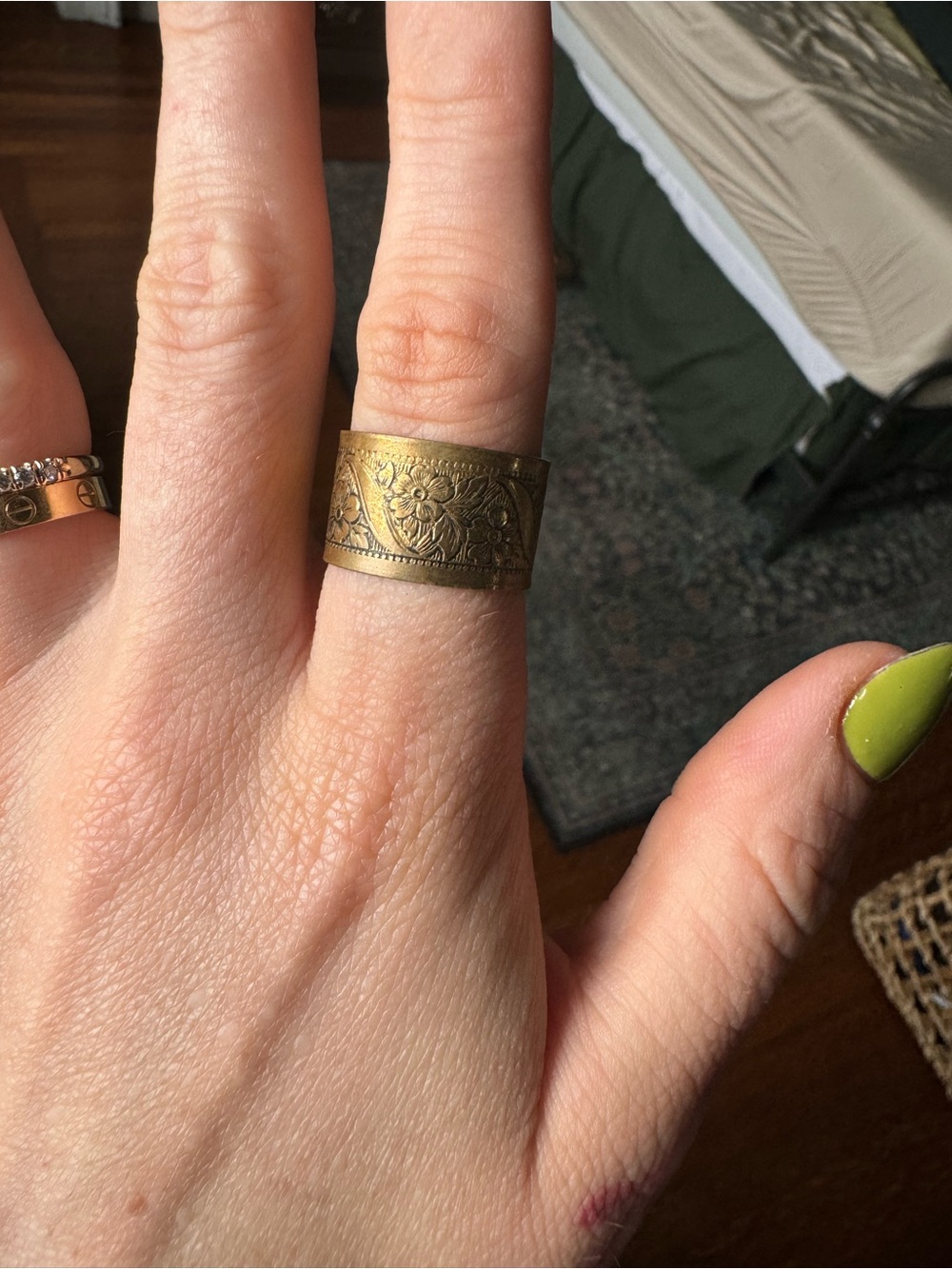 Antique-Style Wide Floral Band Ring in Brass